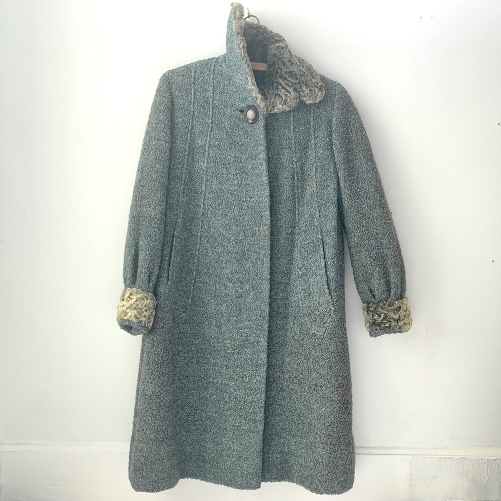 vintage 50s/60s wool boucle long winter coat with curly wool shearling trim - Picture 7 of 9